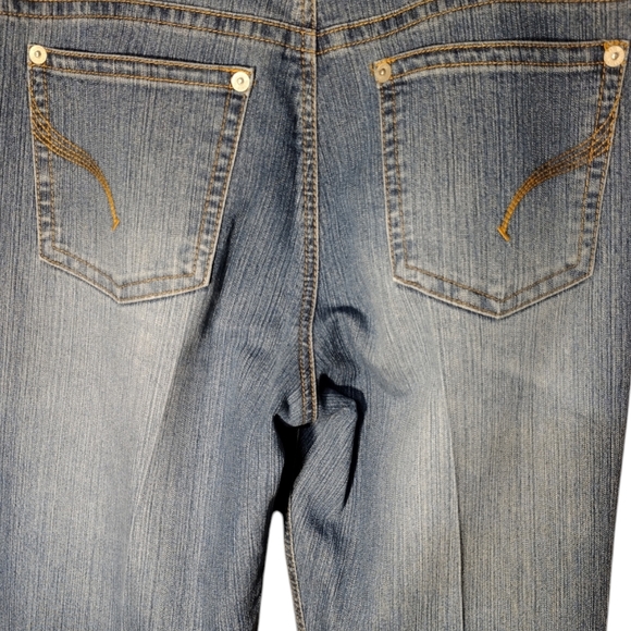 Gloria Vanderbilt Blue High Rise Mom Jeans Pre-Rolled Capris Size 8! - Picture 6 of 16